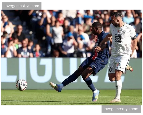 赫塔费对阵巴萨零射正 密集防守战术执行到位